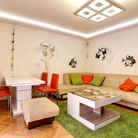 Apartment Spacious And Stylish In The Heart Of Plus Parking